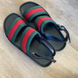 Men’s Gucci slides / sandals